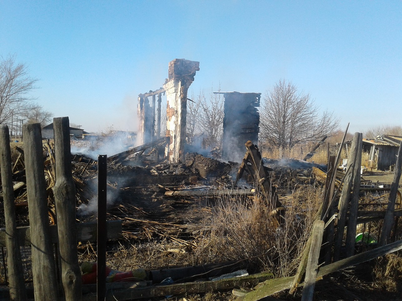 Пожар в селе Суетиновка 17 ноября 2018 года в результате неосторожного обращения с печью.Будьте бдительны!!!